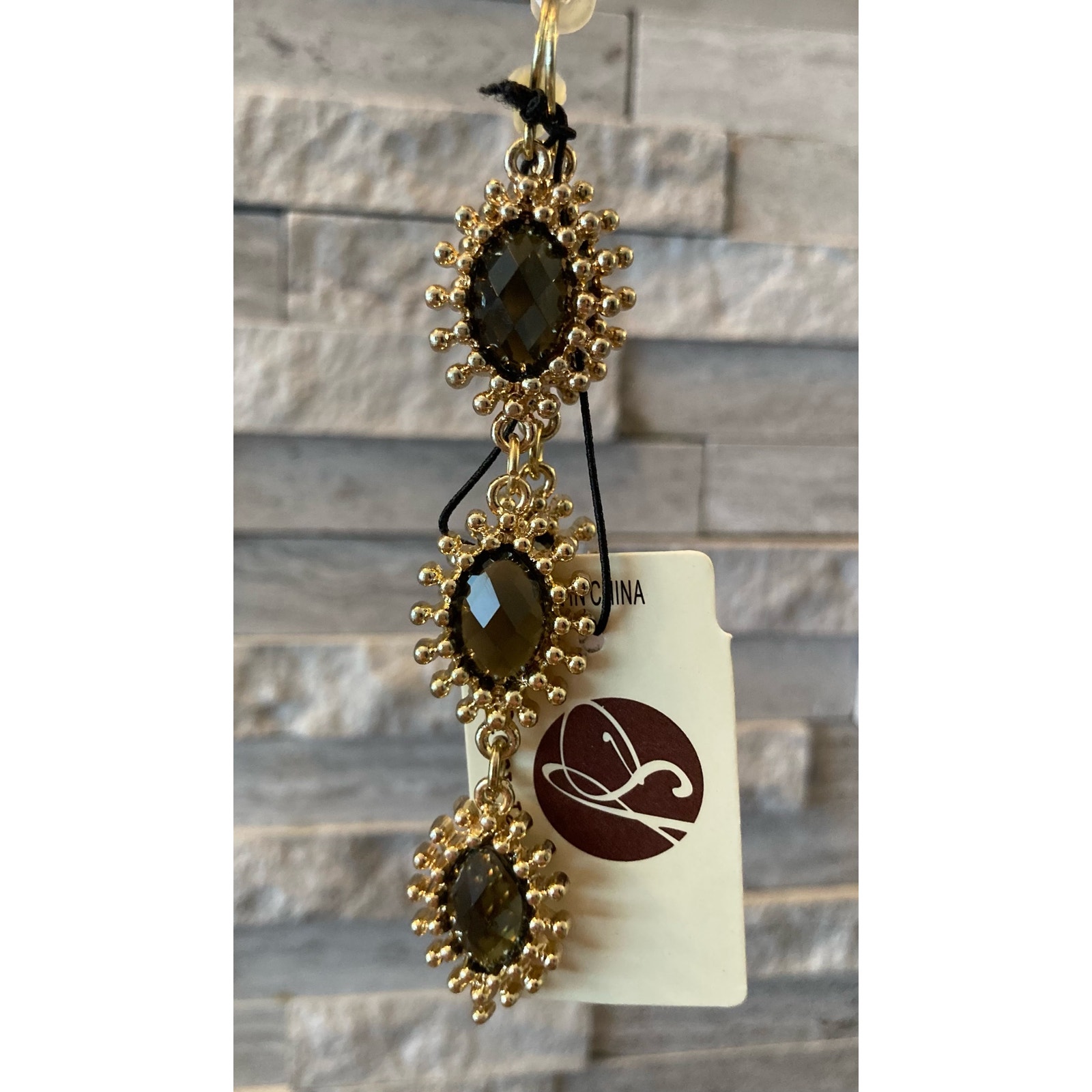 224 Stony Earrings Dangle 8$